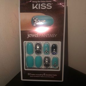 💄Kiss jewel nails
